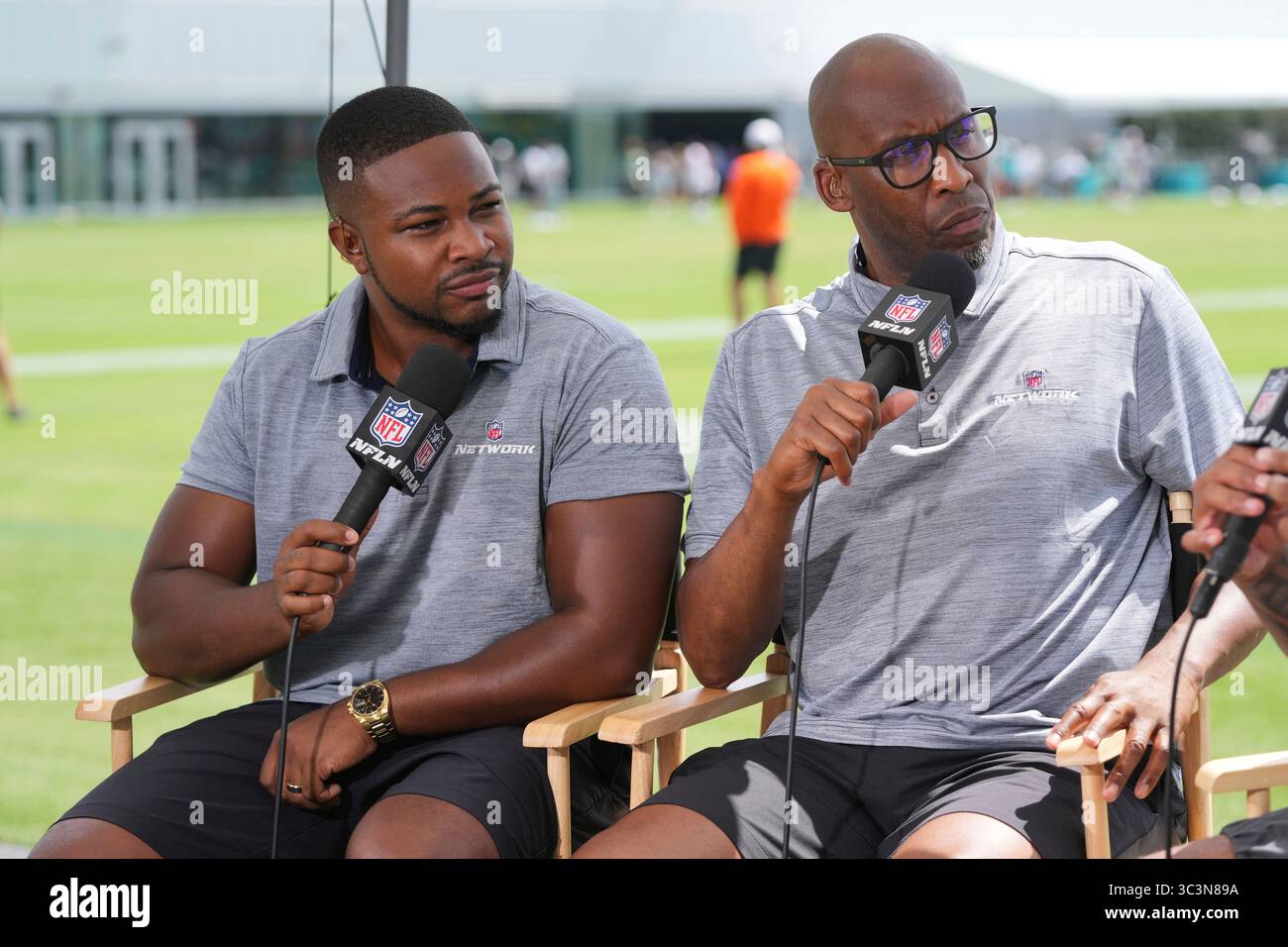NFL reporter Cameron Wolfe, left, and analyst Bucky Brooks, right, do ...