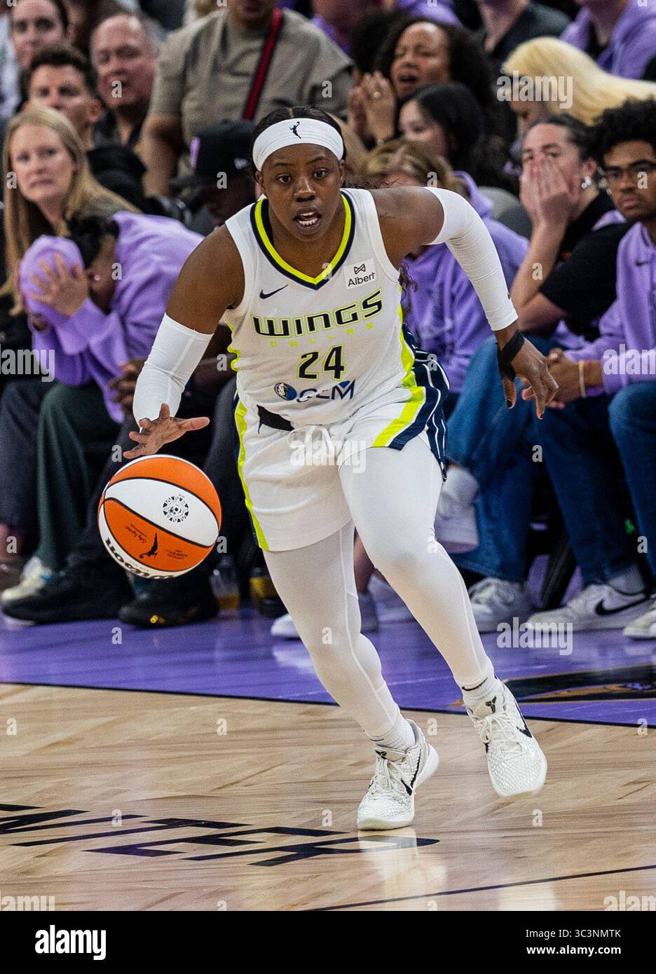 Golden State Valkyries rally to defeat Dallas Wings 77-73