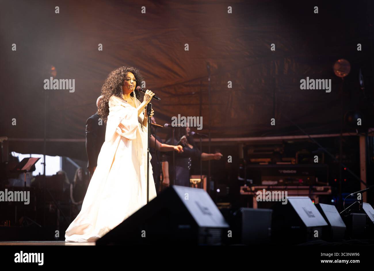 Diana ross hi-res stock photography and images - Alamy Diana ross hi-res stock photography and images - Alamy
