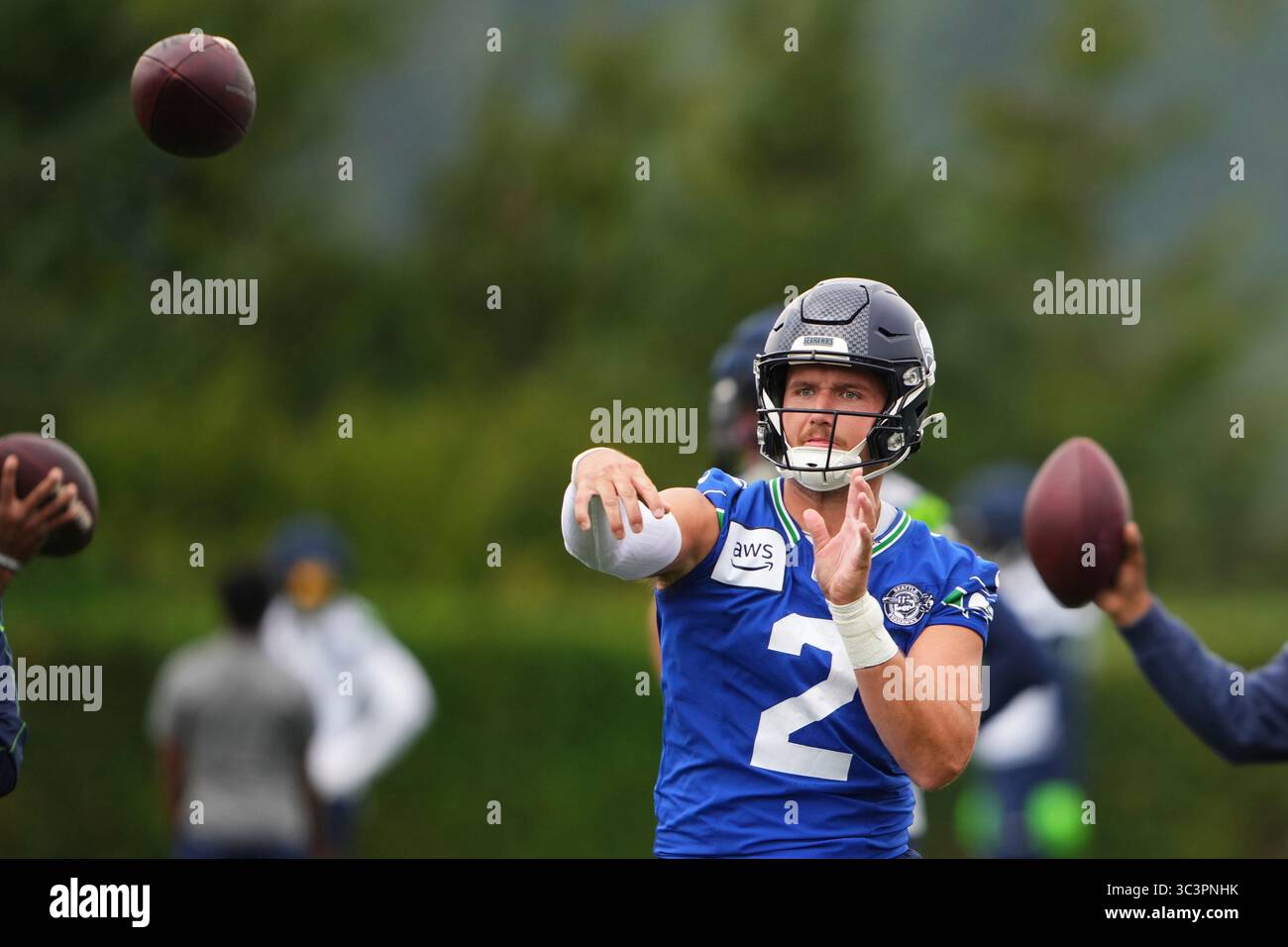 Seattle Seahawks quarterback Drew Lock (2) throws during the NFL ...