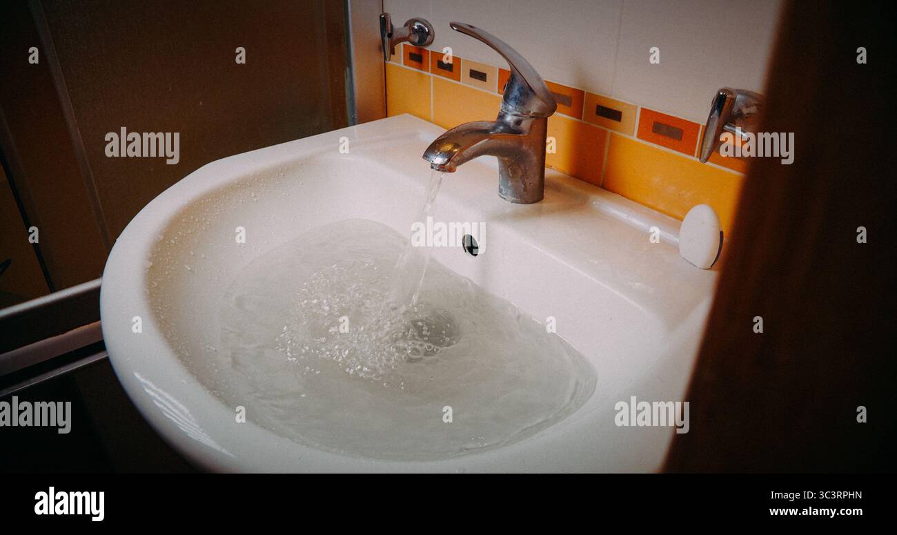 Running smoothly hi-res stock photography and images - Alamy