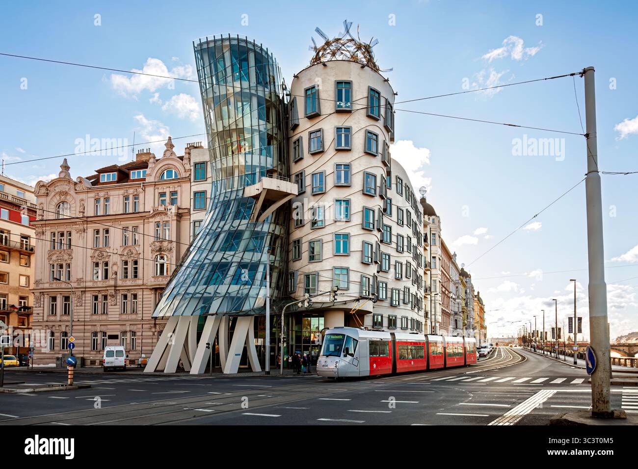 The iconic Nationale-Nederlanden building, known as the Fred and Ginger ...