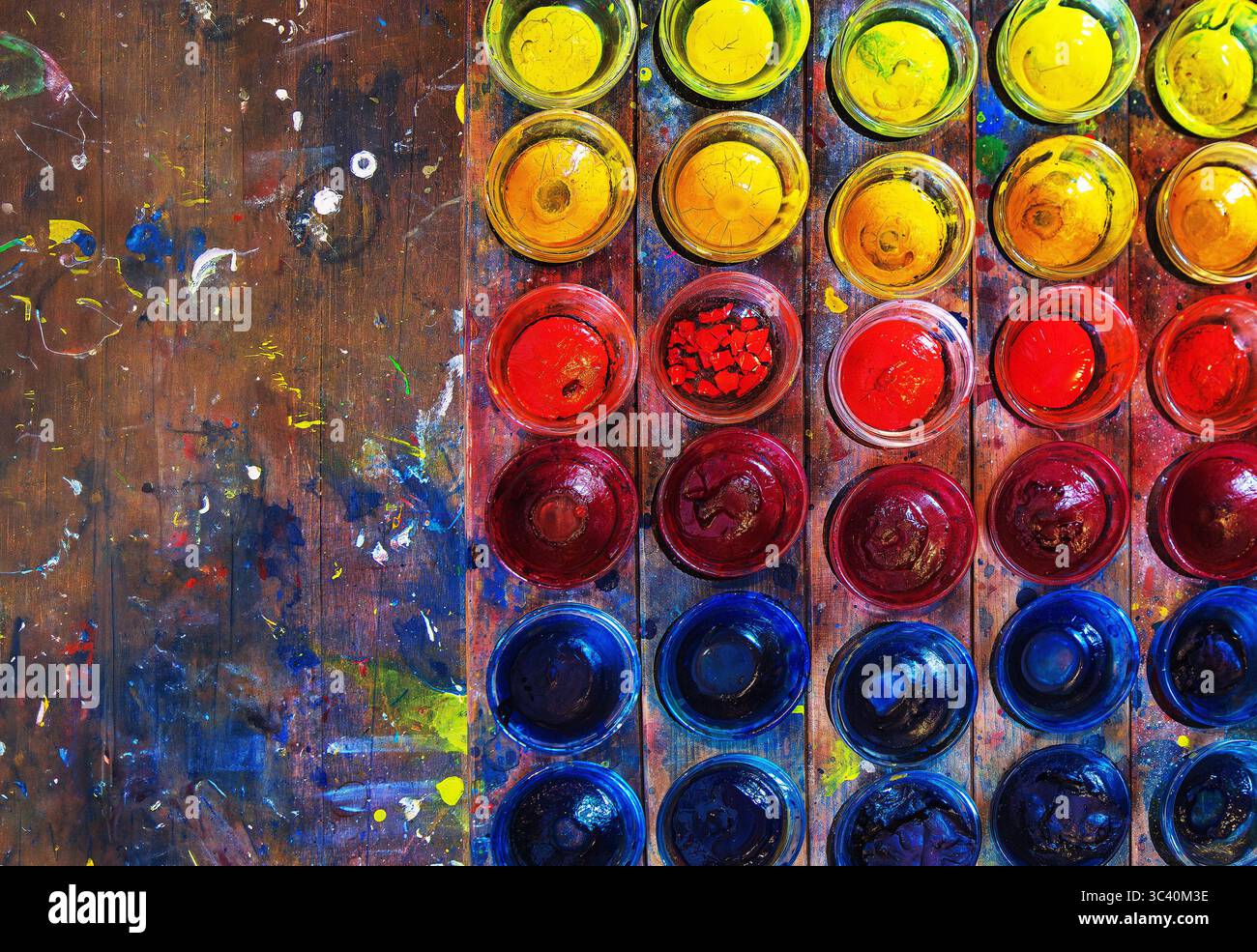 Full color hi-res stock photography and images - Alamy