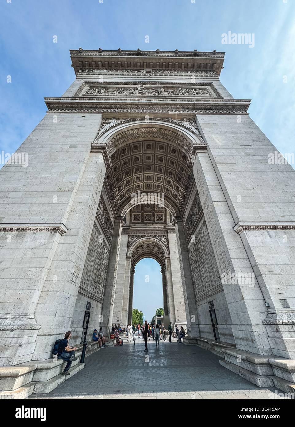 荻原美里さん View from the Ark de Triomphe 1280px-Arc_de_Triomphe,
