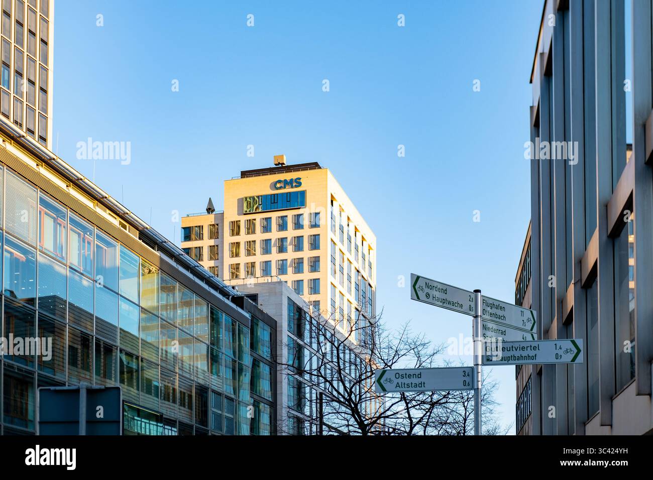 Law firm outdoor signage hi-res stock photography and images - Alamy