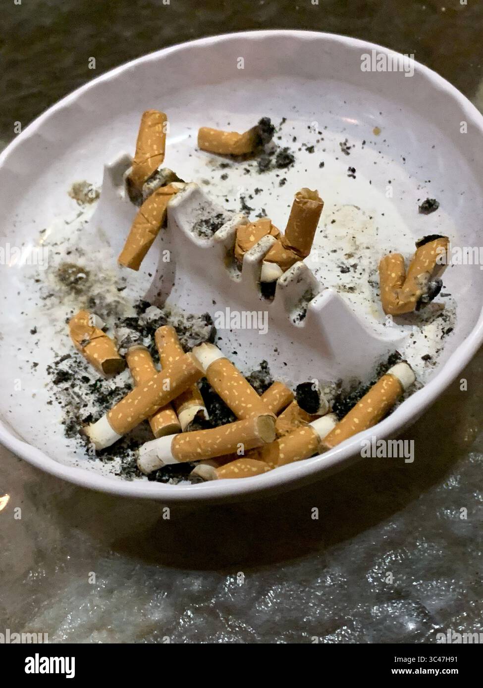 naltrexone tobacco Naltrexone hi-res stock photography and images