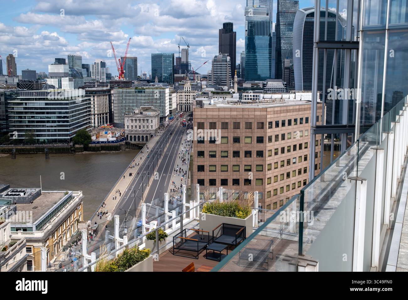 General view london bridge hi res stock photography and images Alamy