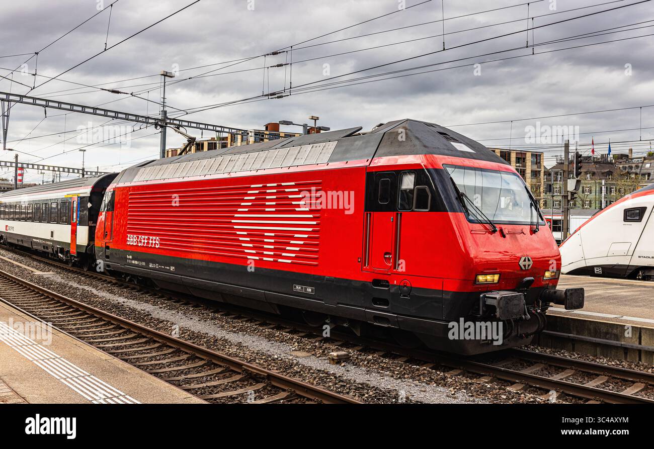 Zurich, Switzerland, 18th Apr 2025: An SBB locomotive 2000 (SBB Re 460 ...