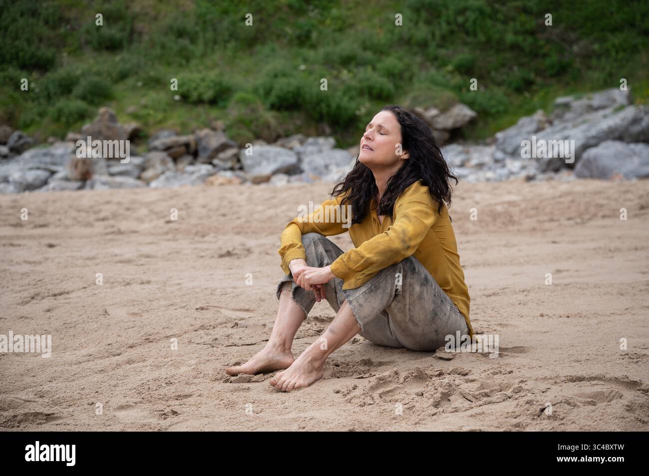 Tuesday (2023) Julia Louis-Dreyfus *Filmstill - Editorial Use Only* see Special Instructions. CAP/UFS © a24 via Capital Pictures Stock Photo
