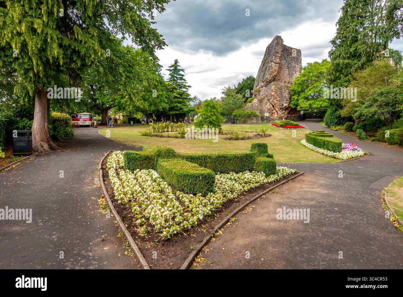 Ruins of the castle which once stood in Castle Gardens in Bridgnorth, Shropshire, UK are still a dominant feature of the gardens today Stock Photo