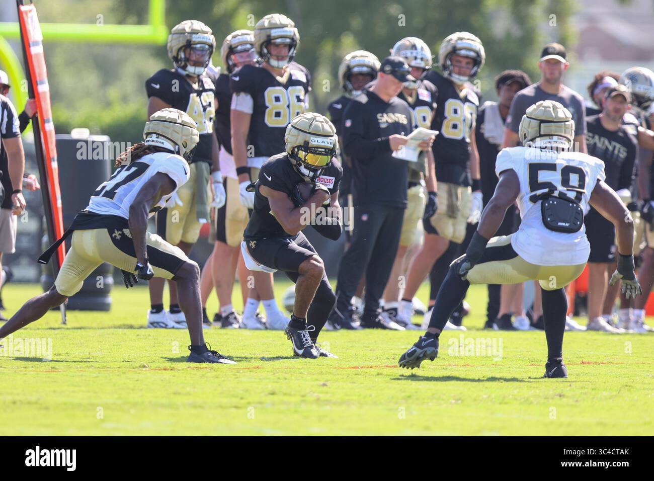 Isaac davis hi-res stock photography and images - Page 3 - Alamy