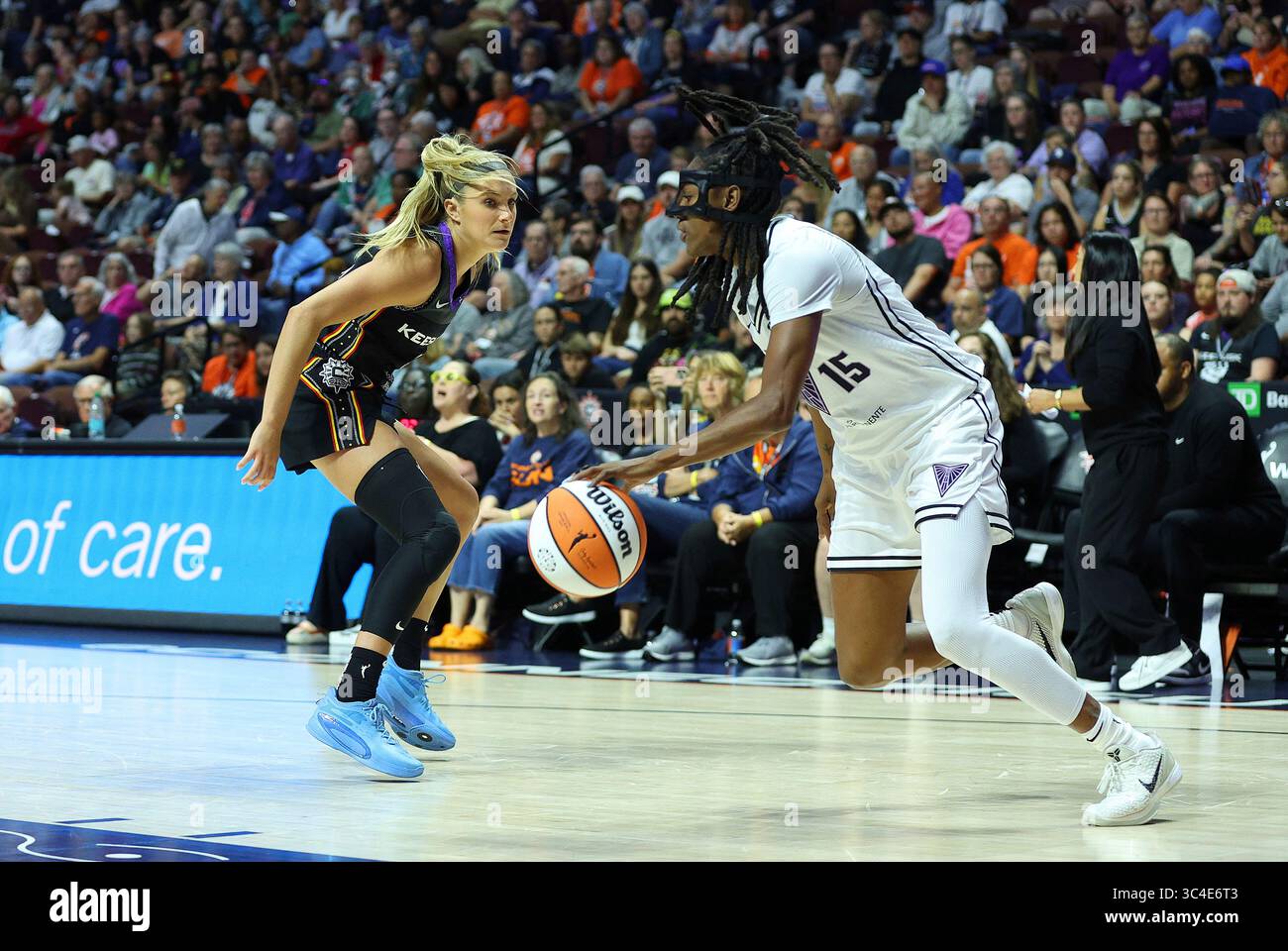 UNCASVILLE, CT - JULY 27: Connecticut Sun guard Jacy Sheldon (4 ...