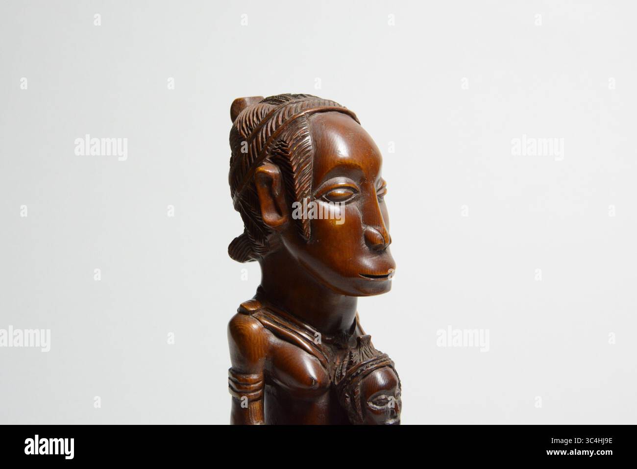 African geometric sculpture hi-res stock photography and images - Alamy