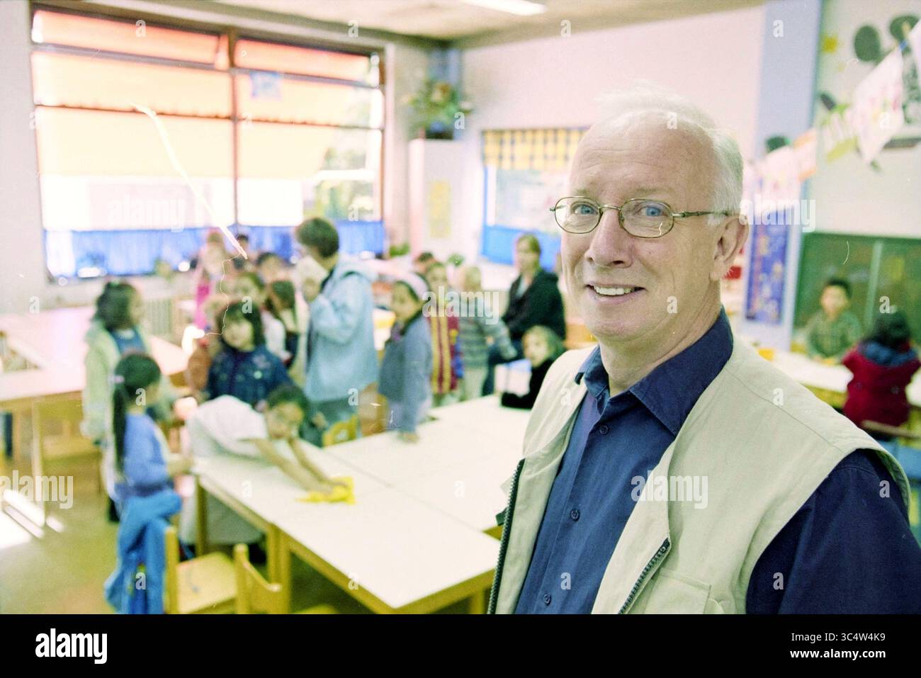 Crowded classroom hi-res stock photography and images - Alamy