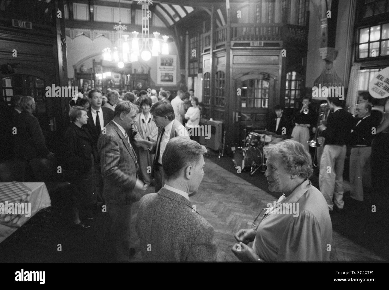 Bustling grand hall filled hi-res stock photography and images - Alamy