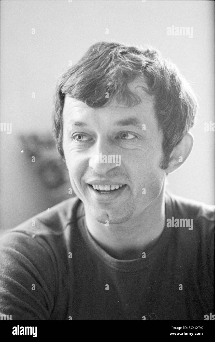 Mr. Jordak, Yugoslav, Zandvoort, Persons, Zandvoort, 10-06-1980 Whizgle News, Dutch Desk, The Netherlands, 1950-2000 A smiling man with short, tousled hair and an engaging expression, exuding warmth and charm. He is dressed casually, and his joyful demeanor suggests a friendly, approachable personality. Stock Photo
