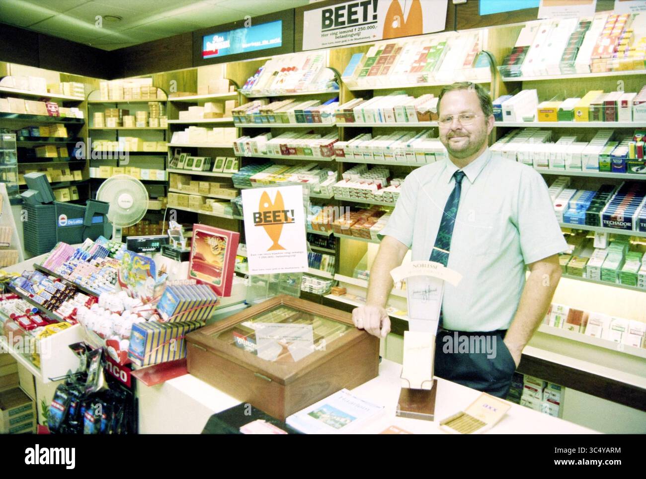 cigarettes behind the counter Tobacco products counter hi-res stock photography and images