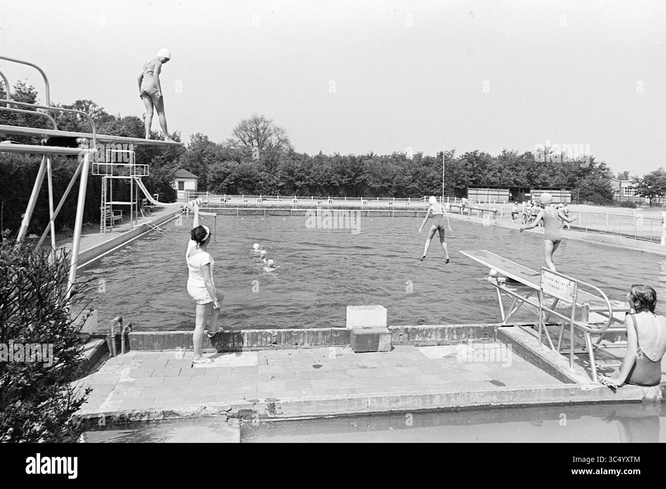 High diver pool water Black and White Stock Photos & Images - Alamy