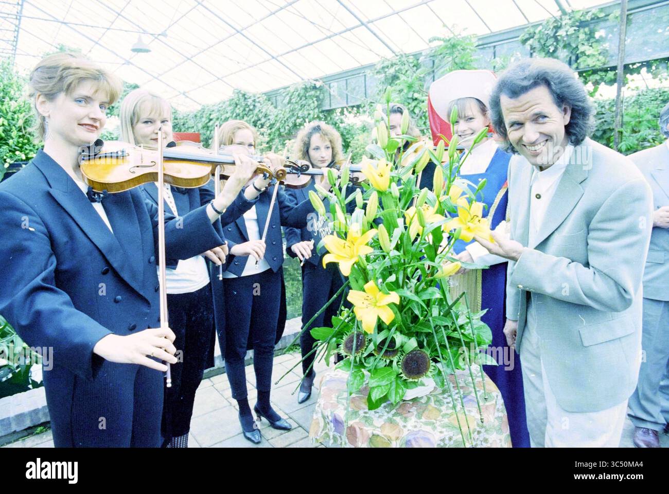 Andre rieu smiling hi-res stock photography and images - Alamy