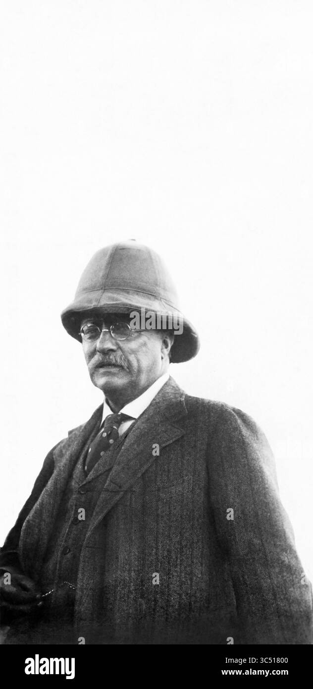 Man in pith helmet Black and White Stock Photos & Images - Alamy