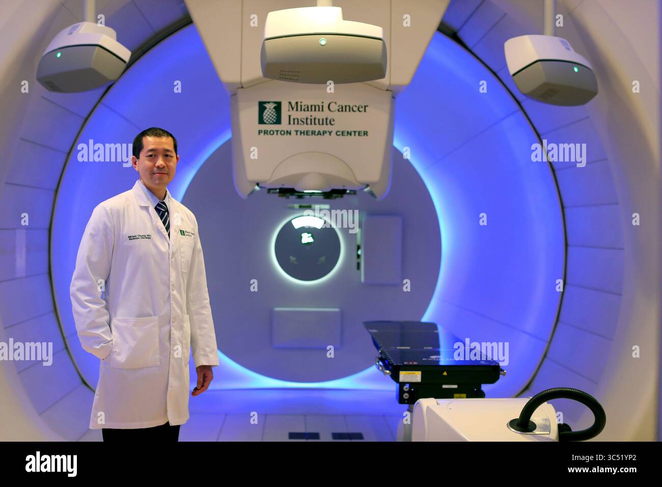 Proton therapy machine hi-res stock photography and images - Alamy