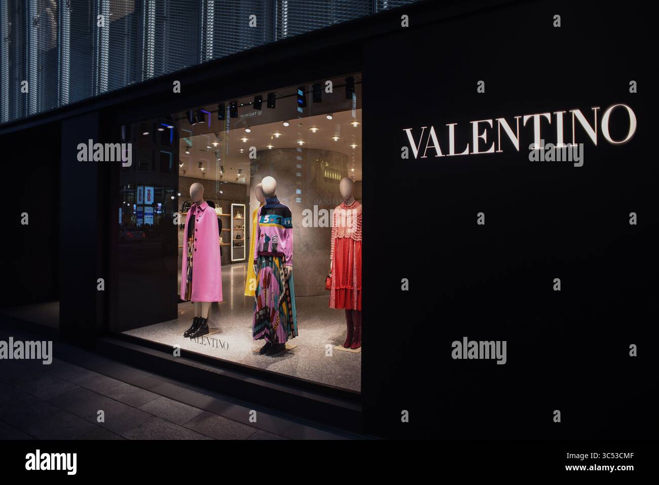 Valentino ginza hi-res stock photography and images - Alamy