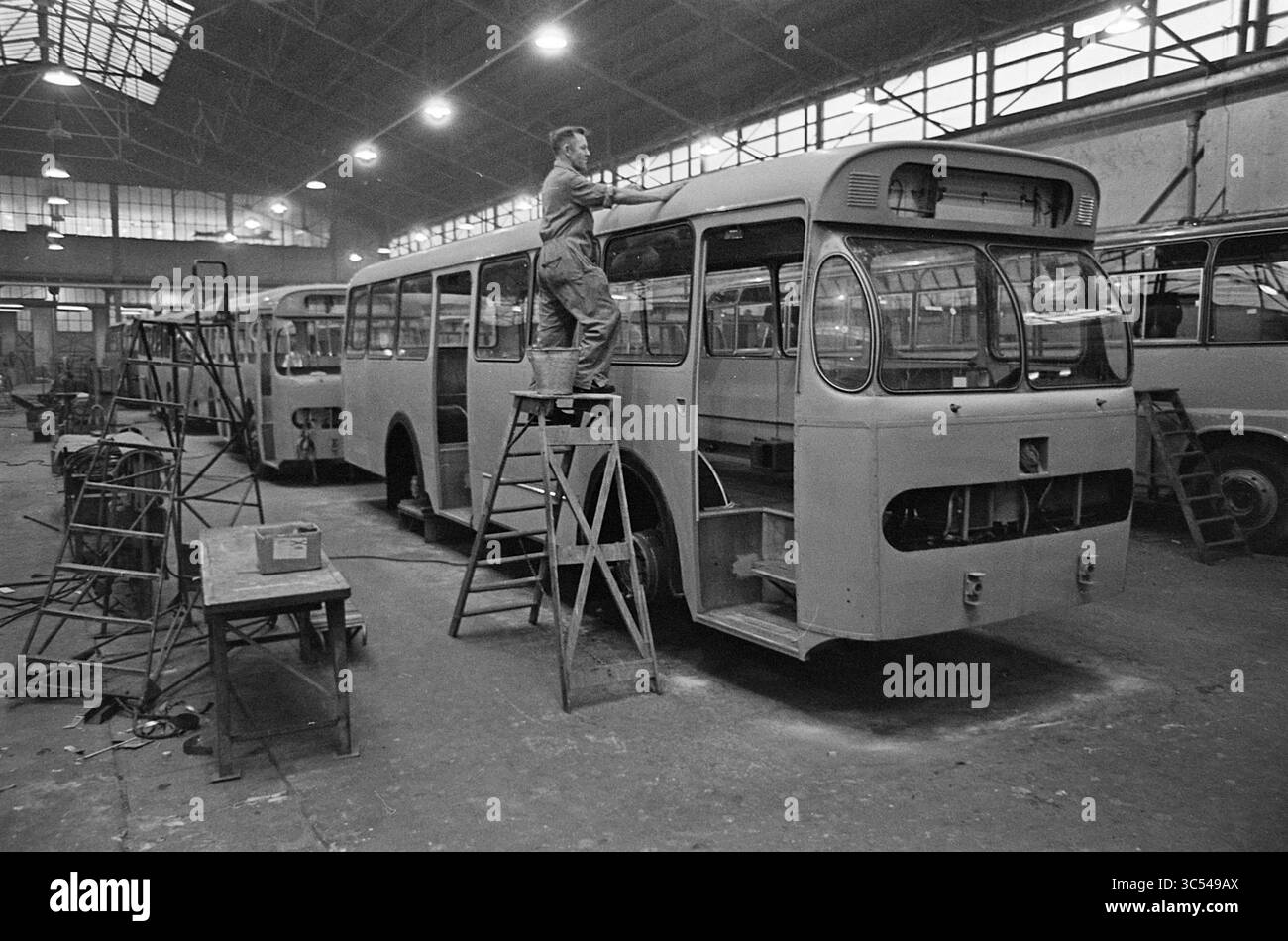 Bus Ladder Frame Ladder frames Black and White Stock Photos & Images - Alamy