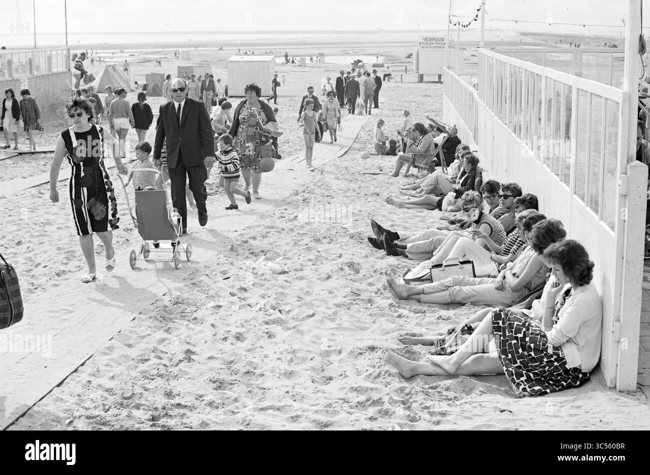 People on coastal sunny Black and White Stock Photos & Images - Alamy