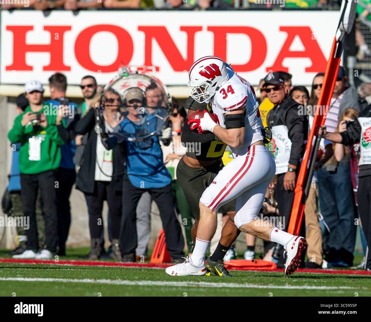 Wisconsin fullback Mason Stokke (34) during the first half of an NCAA  college football game Saturday, Sept. 28, 2019, in Madison, Wis. (AP  Photo/Andy Manis Stock Photo - Alamy