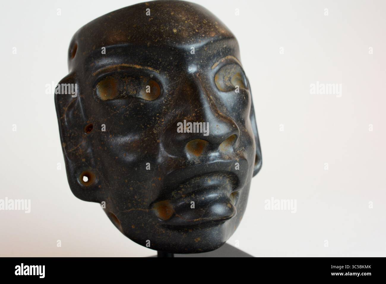 Pre Columbian Art Of Mexico Ancient Olmec Jade Mask Stock Photo Alamy