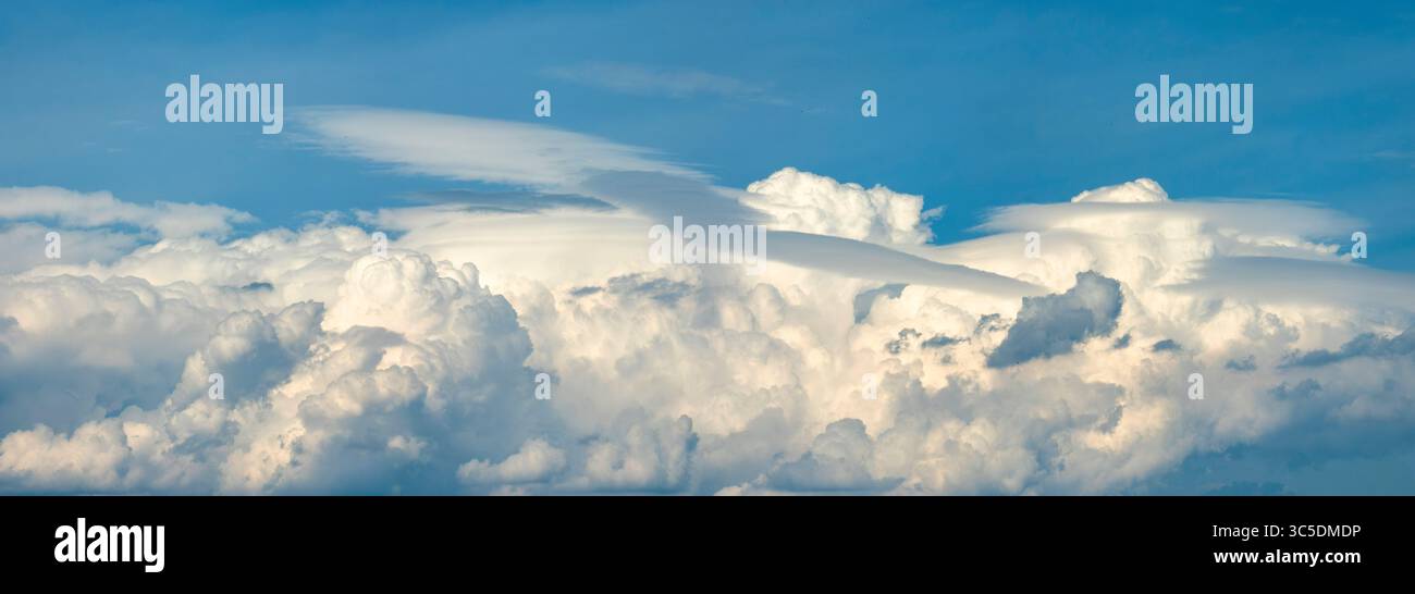 Stunning display fluffy white cloud hi-res stock photography and images ...
