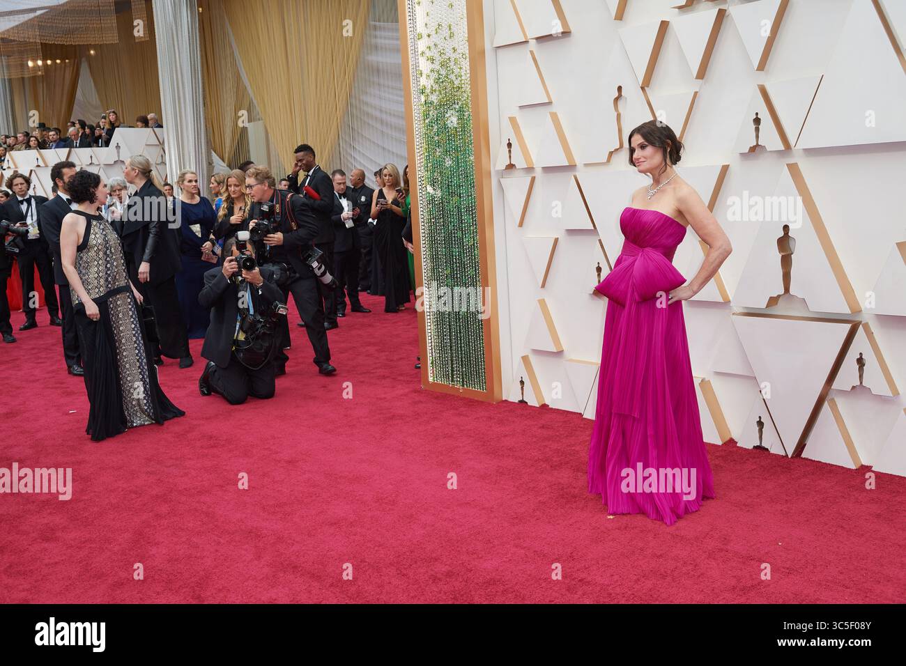 Menzel, idina hi-res stock photography and images - Page 41 - Alamy, image size:1300x956