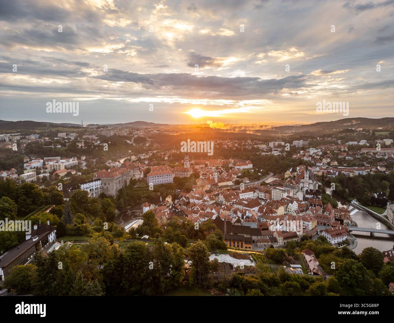 As the sun rises, the charming town of Cesky Krumlov comes to life ...