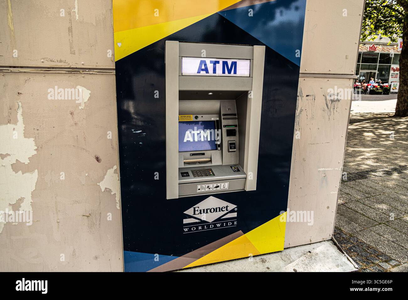 Cash machine sign hi-res stock photography and images - Page 12 - Alamy