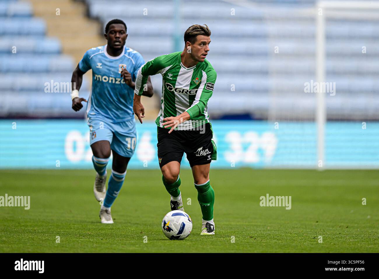 Giovani Lo Celso (20 Real Betis) controls the ball during the Pre ...