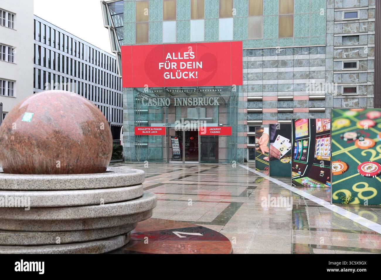 31.07.2025, Innsbruck, AUT, Unterwegs in Tirol, Symbolbild, Themenbild, Verschiedene Themenbilder, im Bild Casino, Innsbruck, Casinos Austria, Innsbruck, Tirol, *** 31 07 2025, Innsbruck, AUT, On the road in Tyrol, Symbol picture, Theme picture, Various theme pictures, in the picture Casino, Innsbruck, Casinos Austria, Innsbruck, Tyrol, Stock Photo