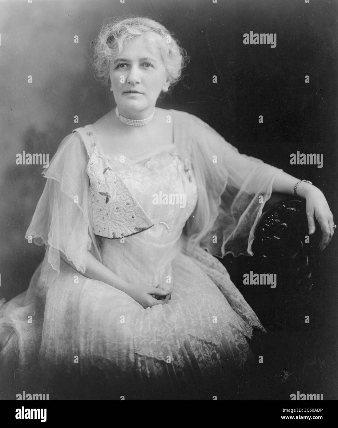 Mrs. Helen Hamilton Gardener, three-quarter length portrait, seated ...