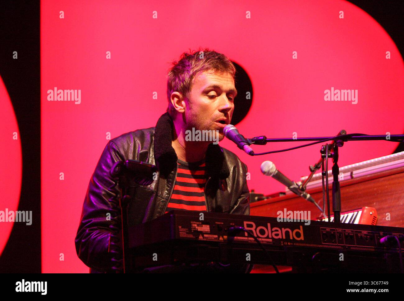 Damon albarn and 2010 hi-res stock photography and images - Alamy