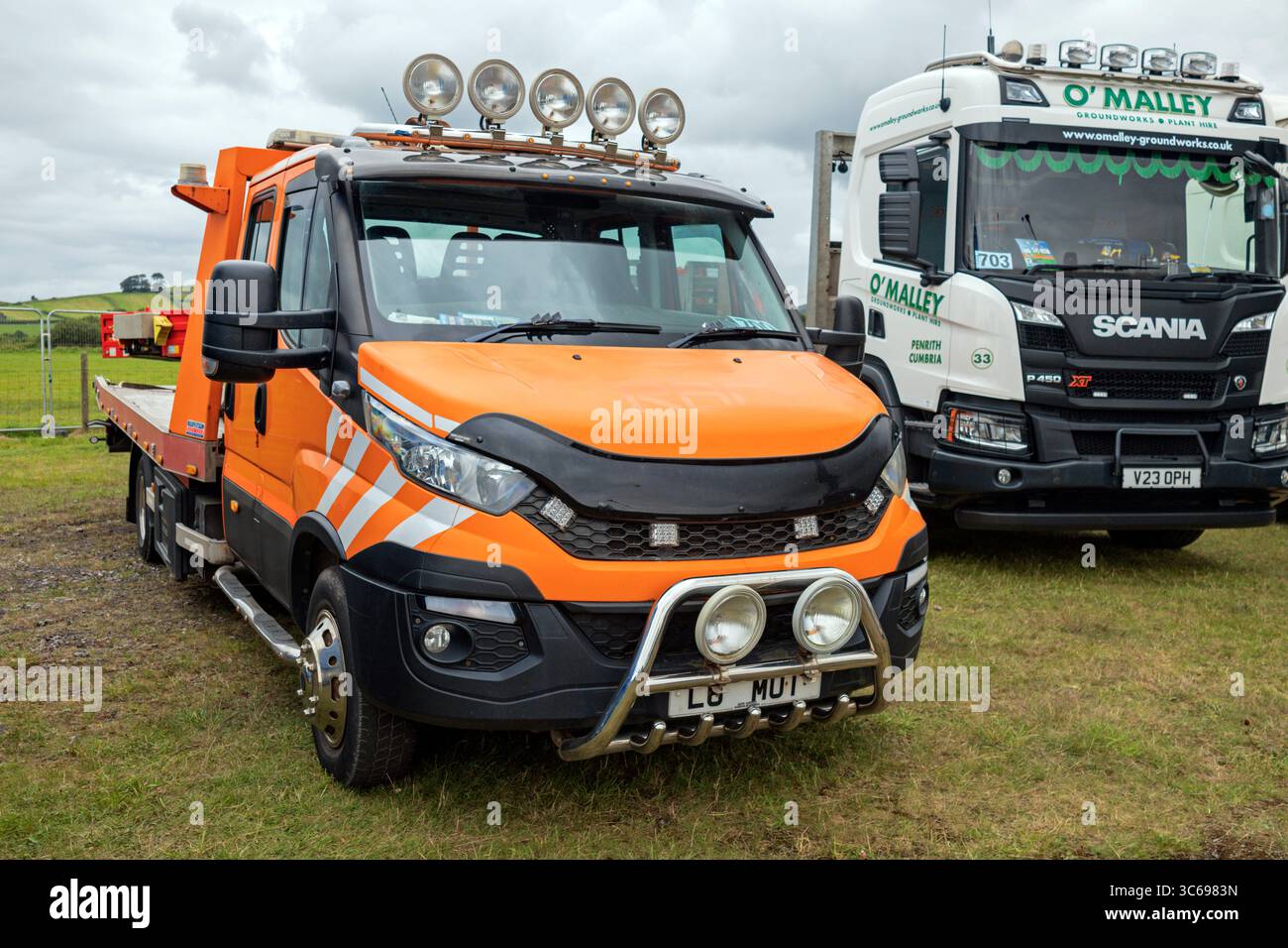 Camion Iveco Miniature Auto-horloge, Orange, 20x30 Cm, Fabrication Française, Neuf