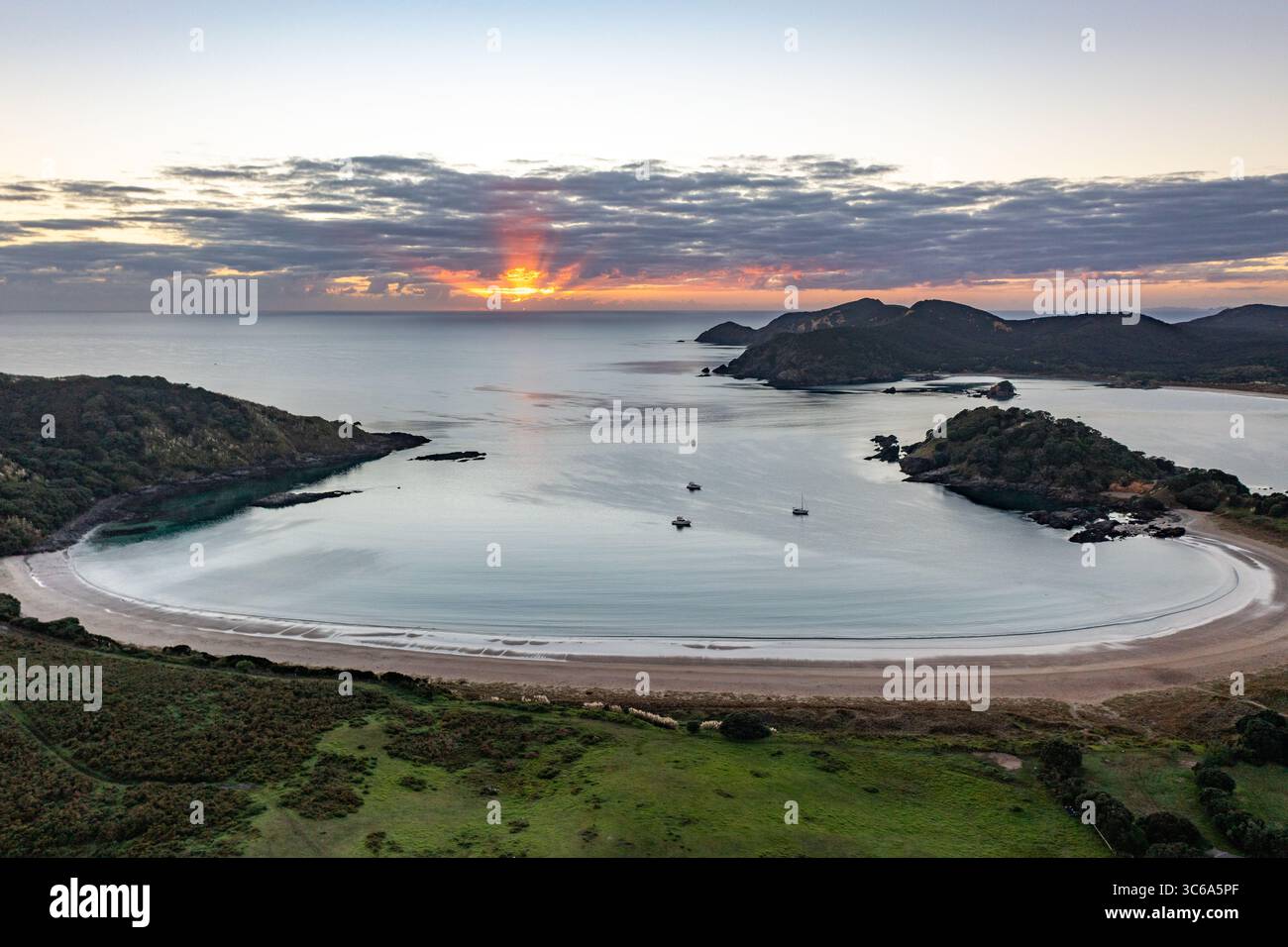Shore beach daybreak aerial hi-res stock photography and images - Alamy