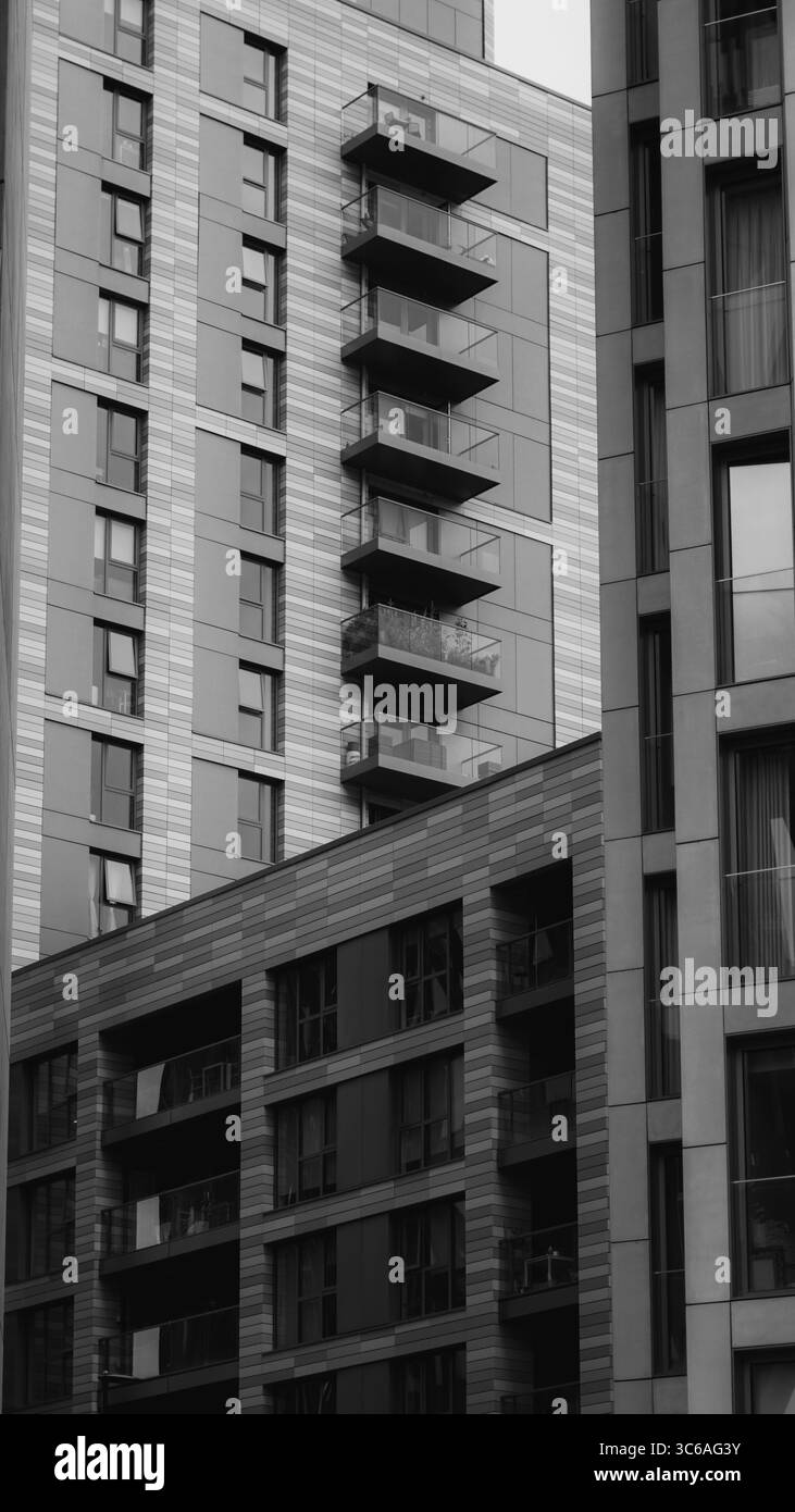 Visual Reference: Abstract Urban Facade In Monochrome Tones With Modern Textured Geometry
