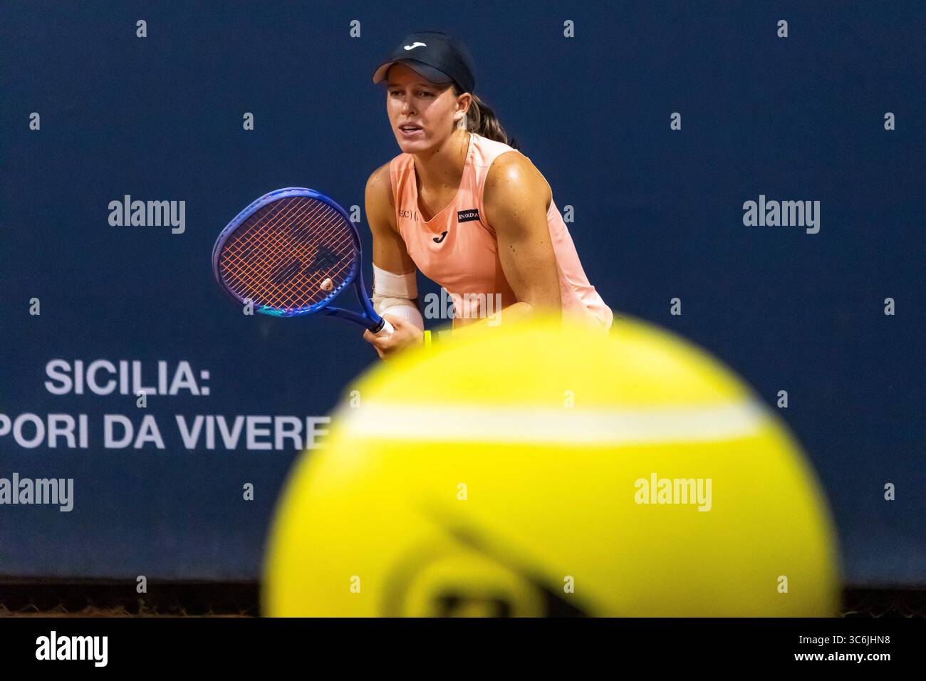 Palermo, Italy. 25th July, 2025. Palermo Ladies Open 2025: Anouk Koevermans beats Kaitlin Quevedo 6-4 6-1. Kaitlin Quevedo in action in Palermo. (Credit Image: © Antonio Melita/Pacific Press via ZUMA Press Wire) EDITORIAL USAGE ONLY! Not for Commercial USAGE! Stock Photo