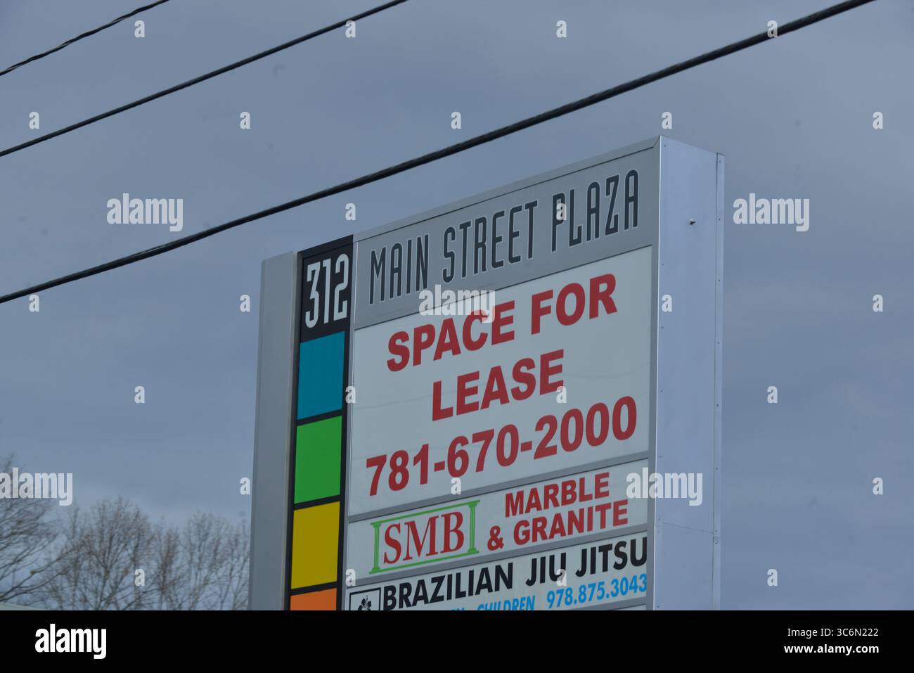January 13, 2021, Hudson, Massachusetts, U.S: During hard economic times many businesses have closed on Main Street in Hudson, Massachusetts. (Credit Image: © Kenneth Martin/ZUMA Wire) Stock Photo