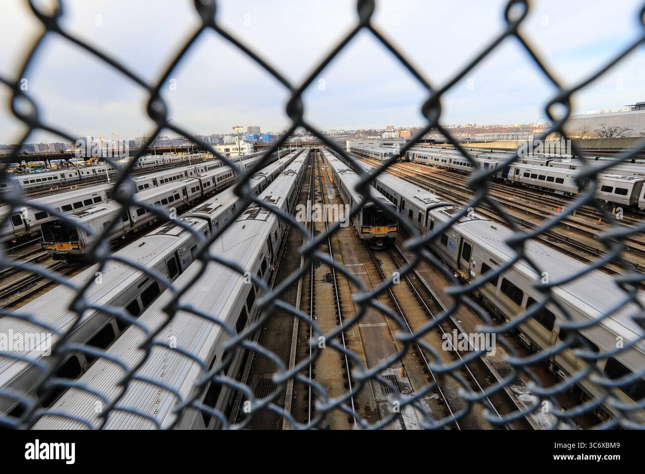 View to manhattan through fence at hi-res stock photography and images -  Alamy