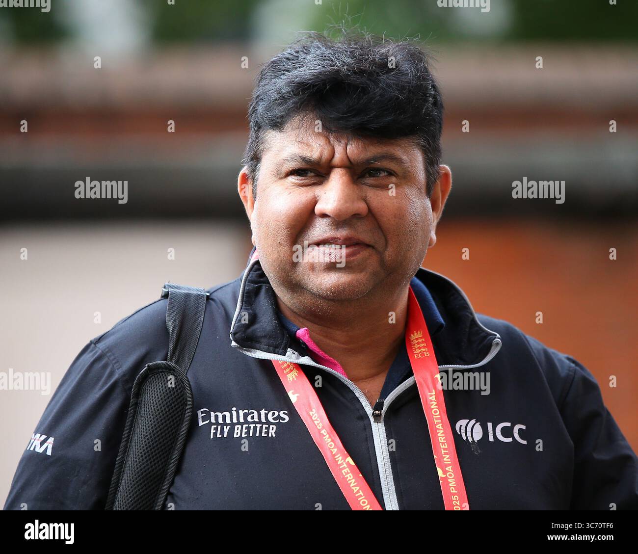 London, UK. 01st Aug, 2025. London, England, August 01 2025: Umpire ...