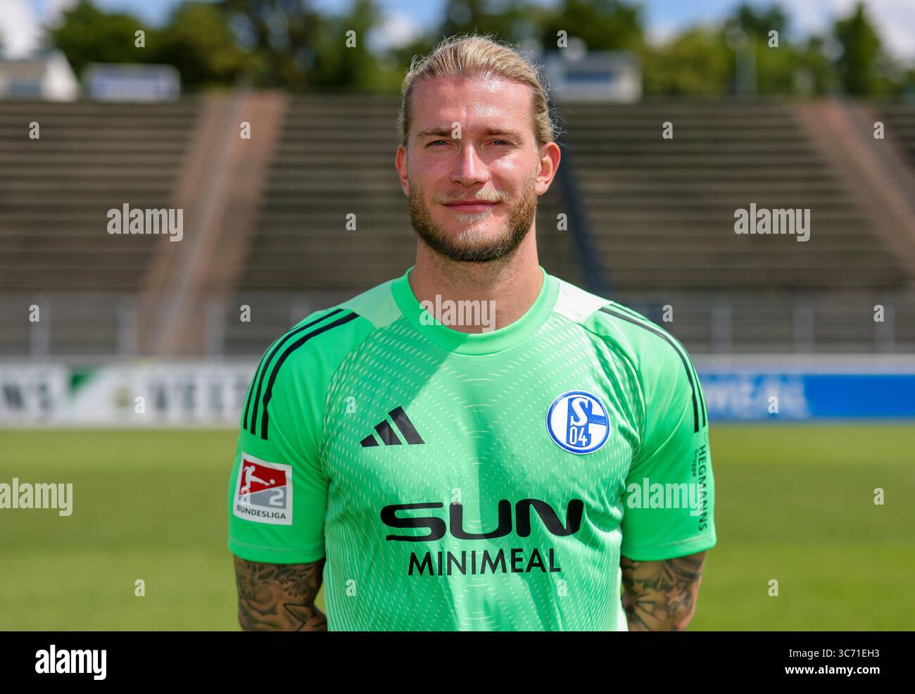 Loris karius hi-res stock photography and images - Alamy