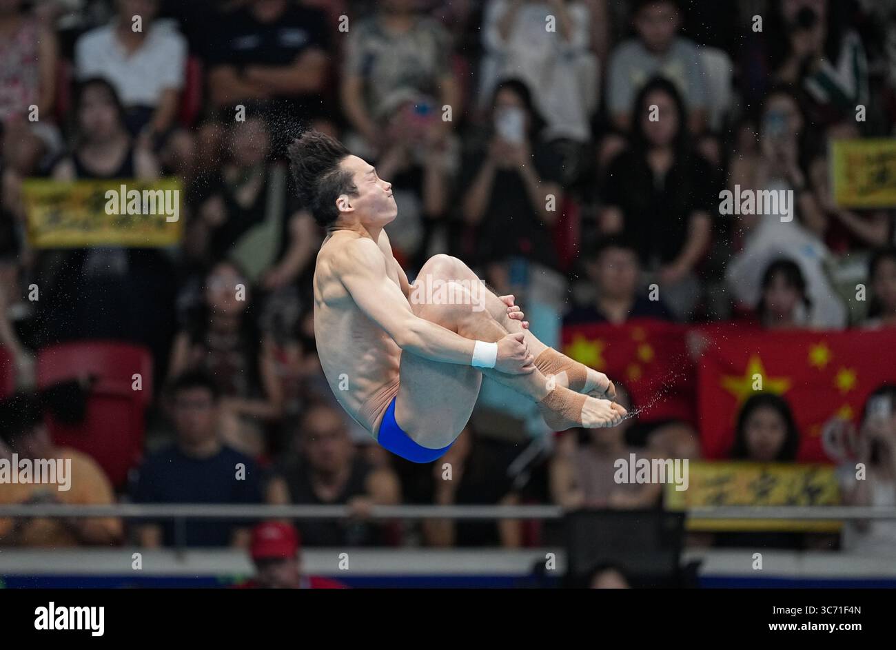 (250801) -- SINGAPORE, Aug. 1, 2025 (Xinhua) -- Wang Zongyuan of China ...