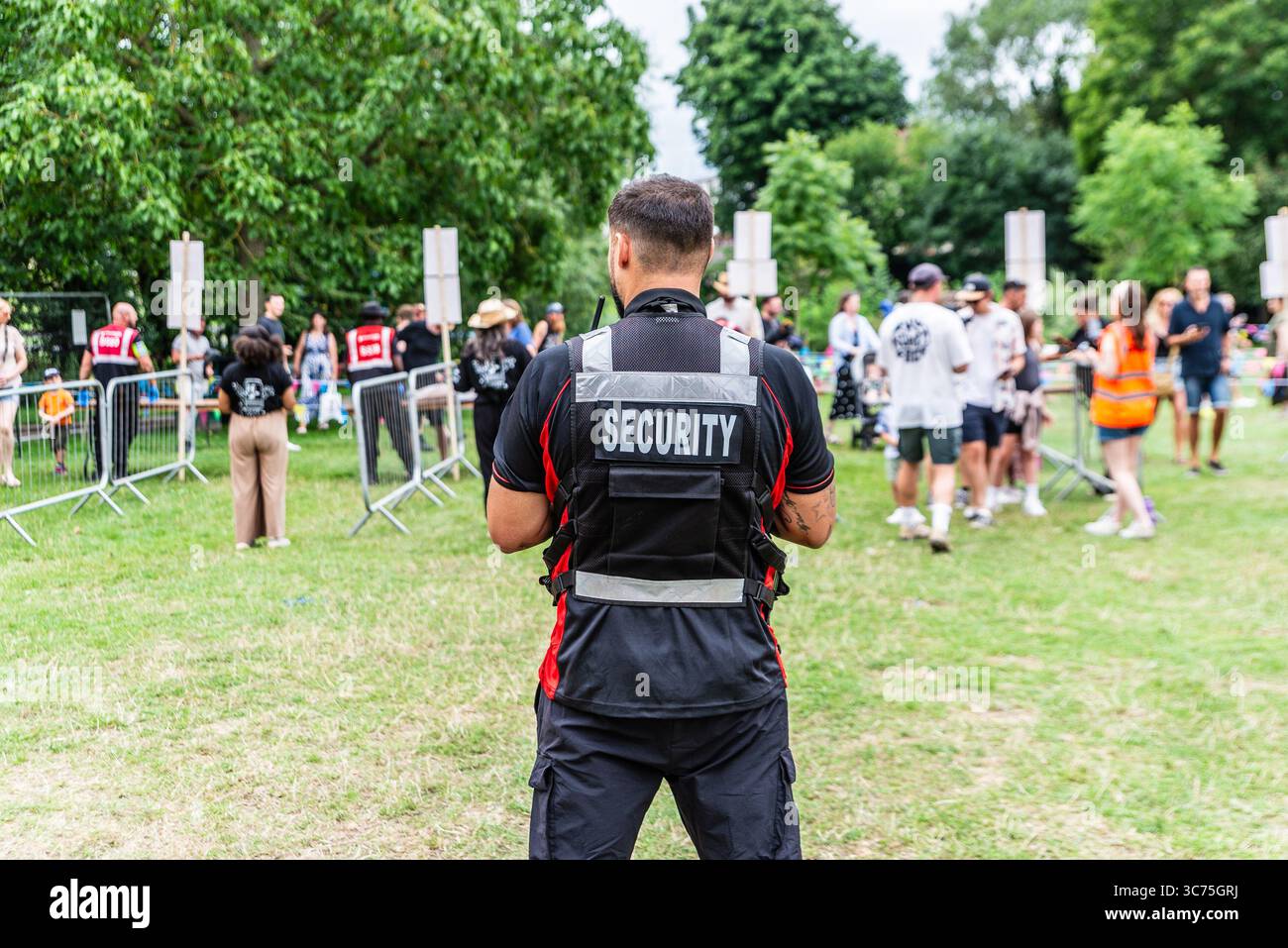 Security Guard Parade Security guard uk concert hi-res stock photography and images - Alamy