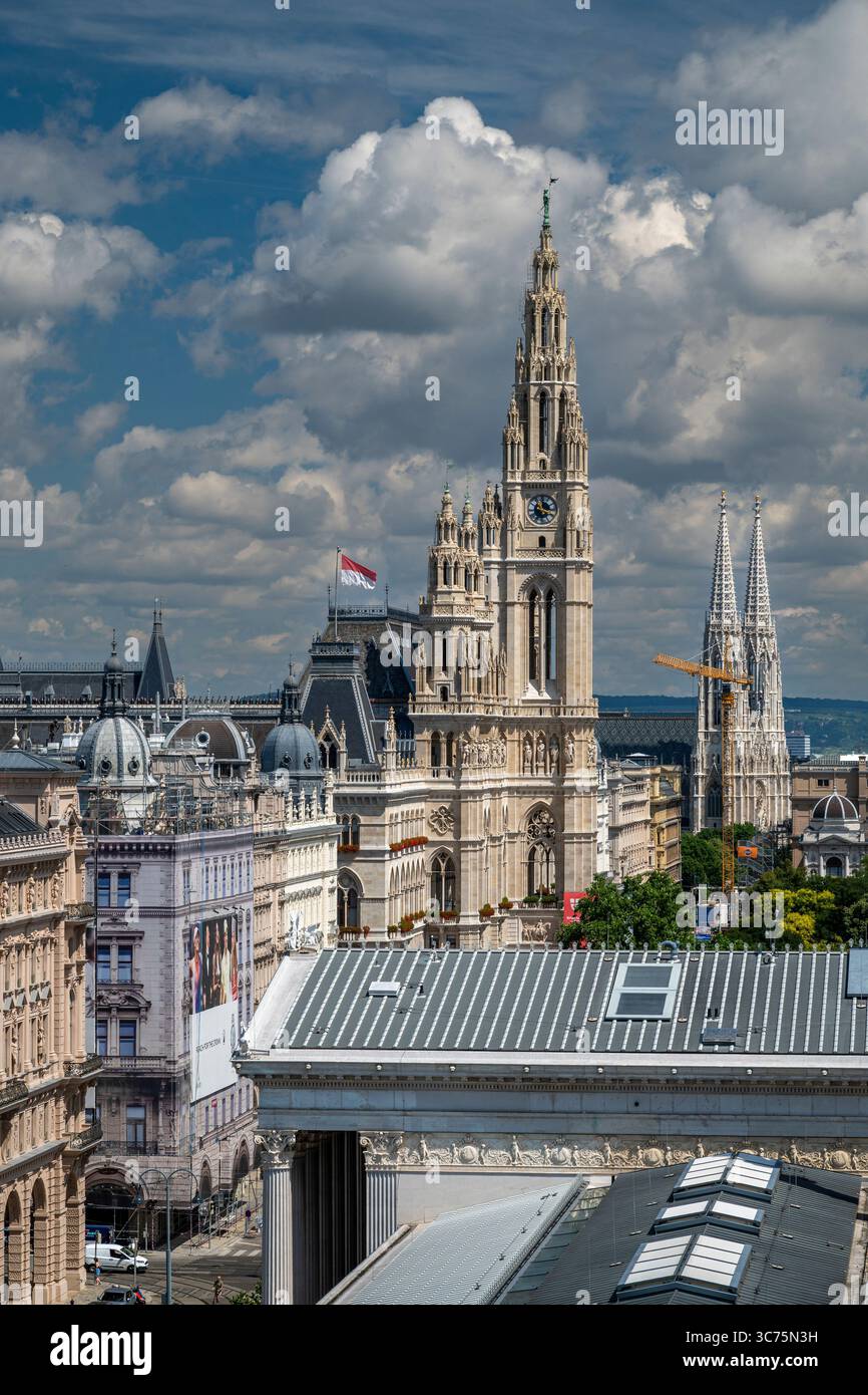 Rathaus (City Hall) and city skyline, Vienna, Austria Stock Photo