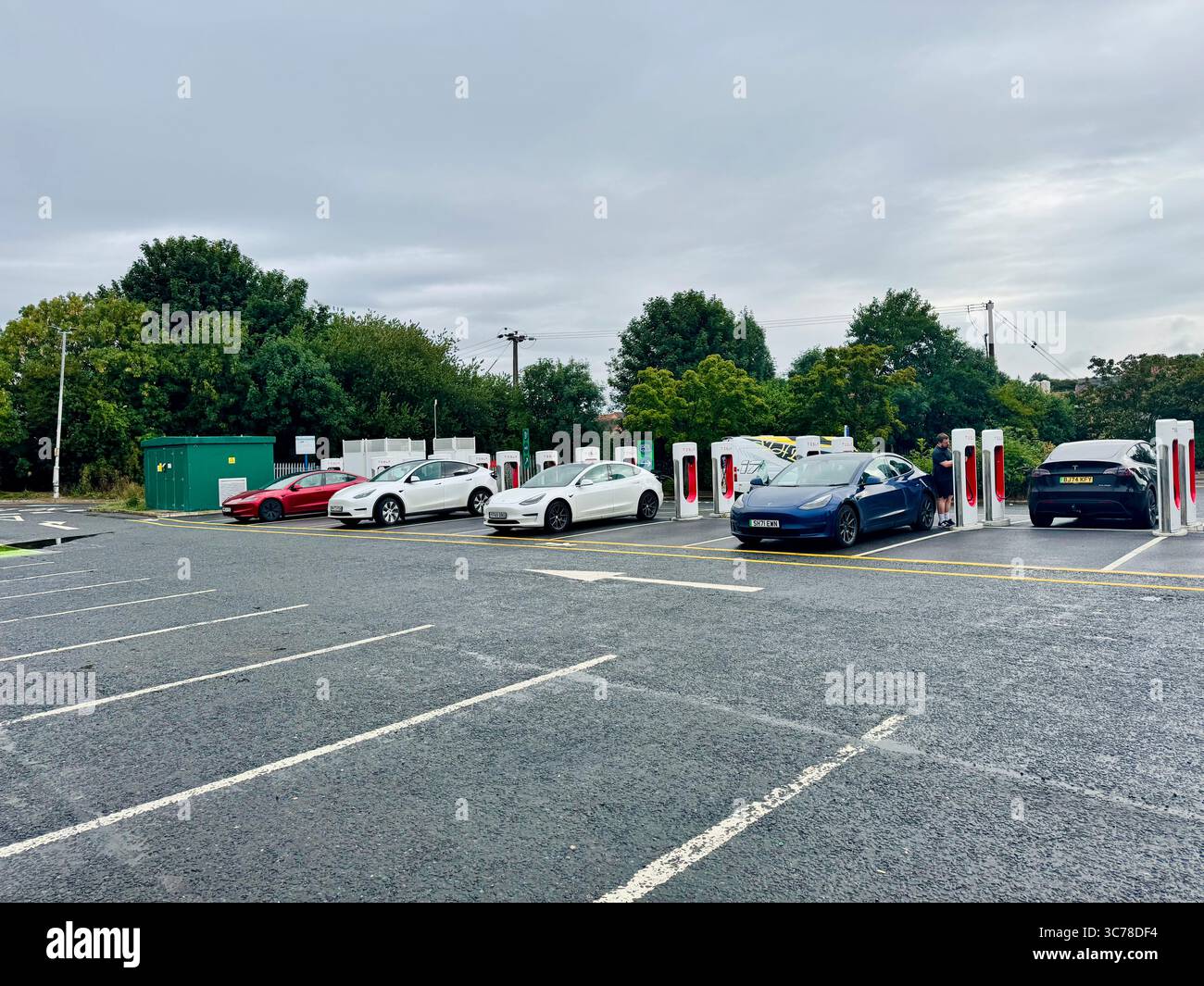 Roadside charging hub hi-res stock photography and images - Alamy